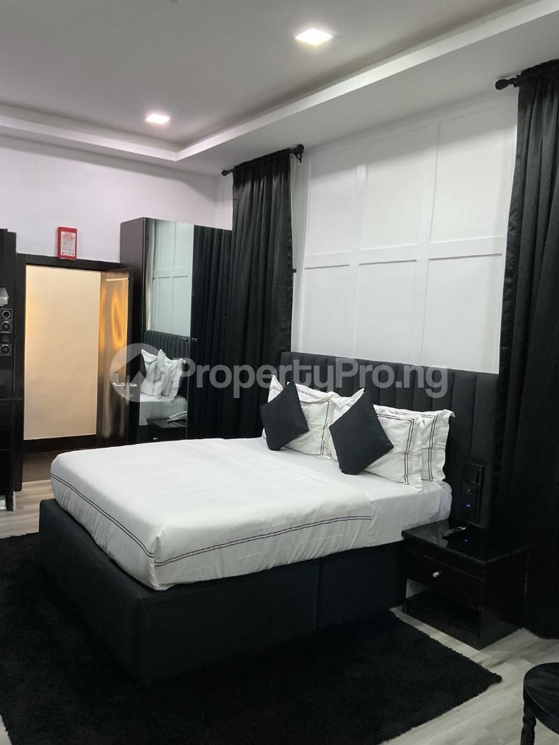 1 bedroom Flat / Apartment for shortlet Off Admiralty Road, Lekki Phase 1 Admiralty Road Lekki Lagos