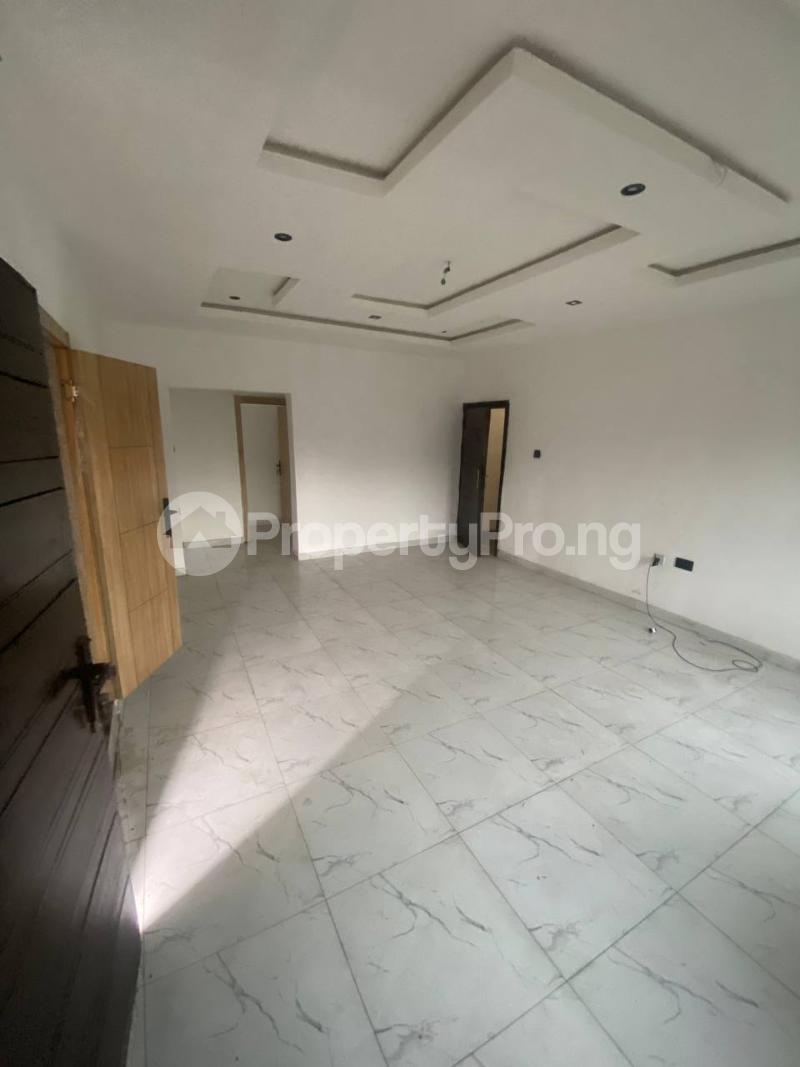3 bedroom House for rent Fola Agoro Yaba Lagos