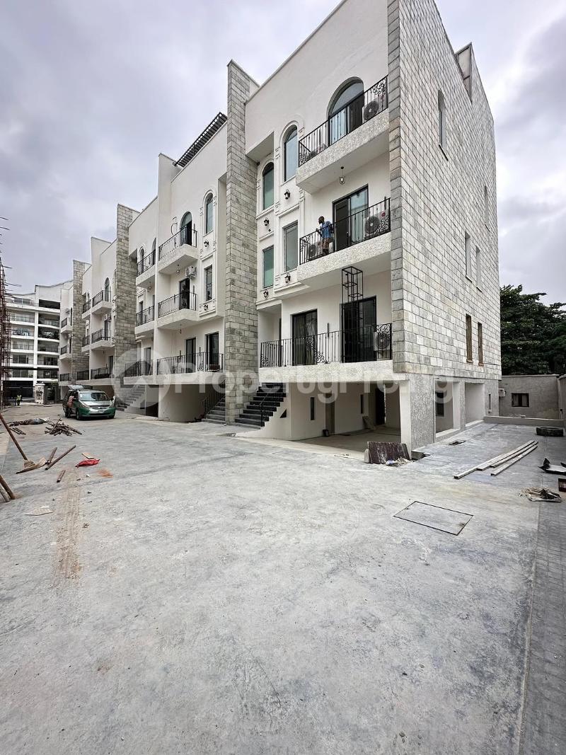4 bedroom House for sale 4 Bedroom Terrace With Rooftop Swimming Pool, Gym, Elevator And Bq Ikoyi Lagos - 0