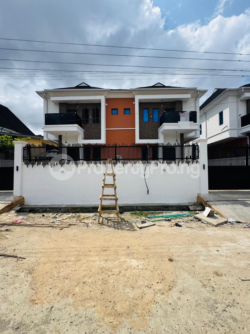 4 bedroom House for sale Surulere Lagos