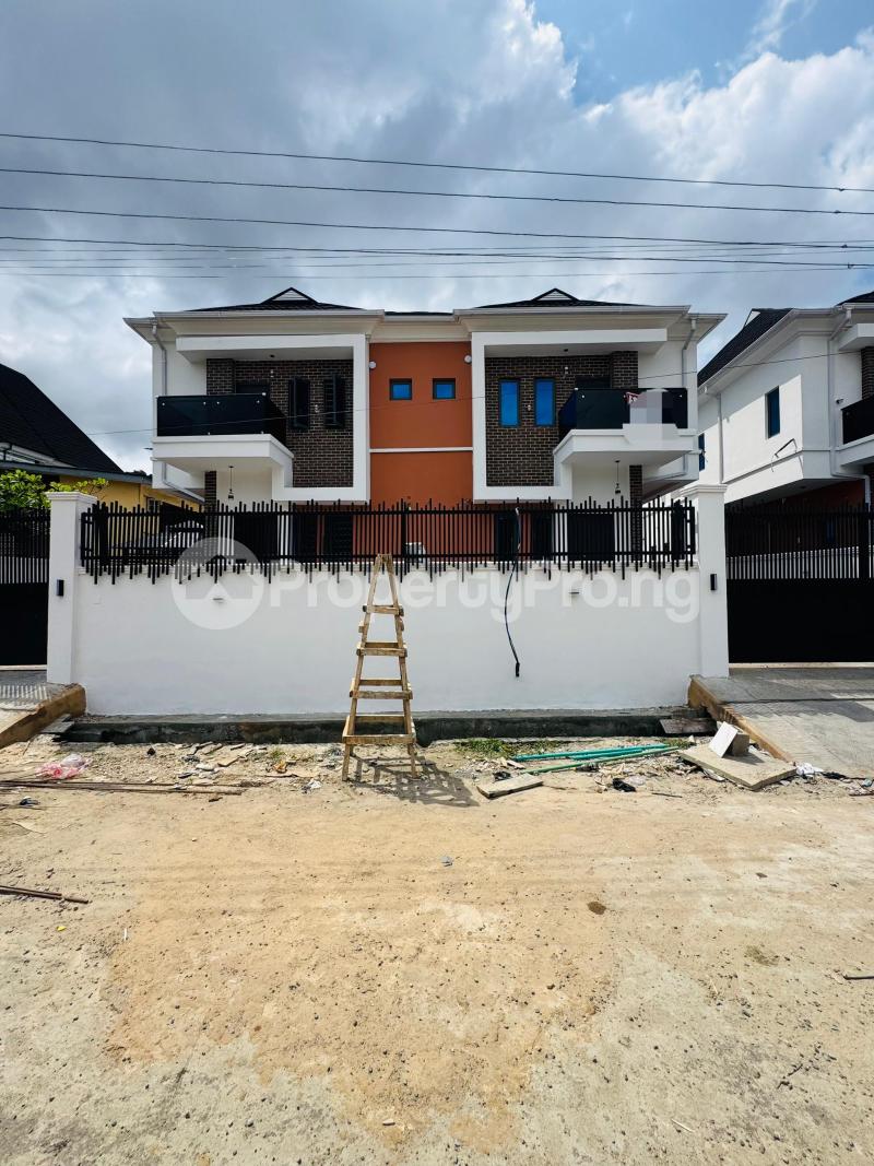 4 bedroom House for sale Surulere Lagos