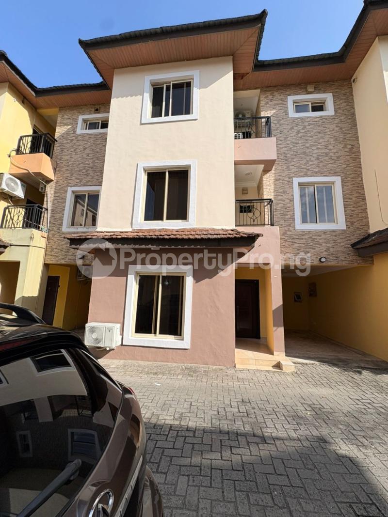 4 bedroom House for rent Admiralty Way Lekki Lagos