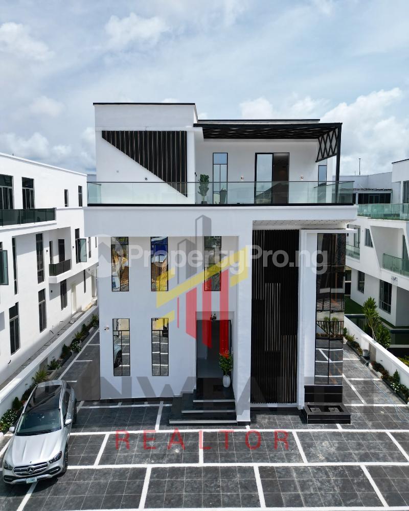 5 bedroom House for sale Pinnock Beach Osapa london Lekki Lagos