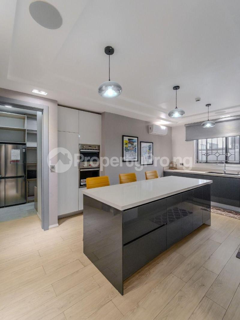 5 bedroom House for sale Pinnock Beach Estate Osapa london Lekki Lagos