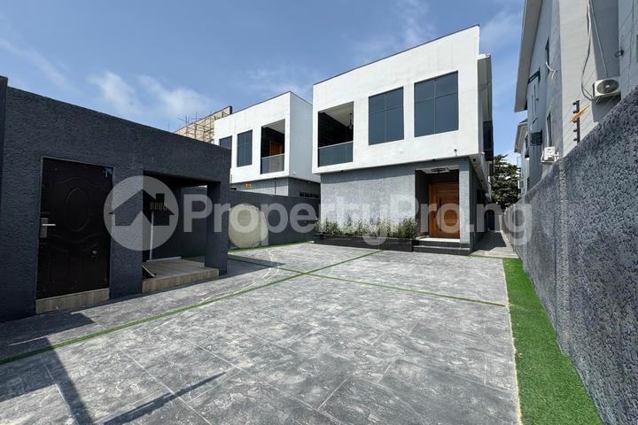 5 bedroom House for sale Ologolo Lekki Lagos
