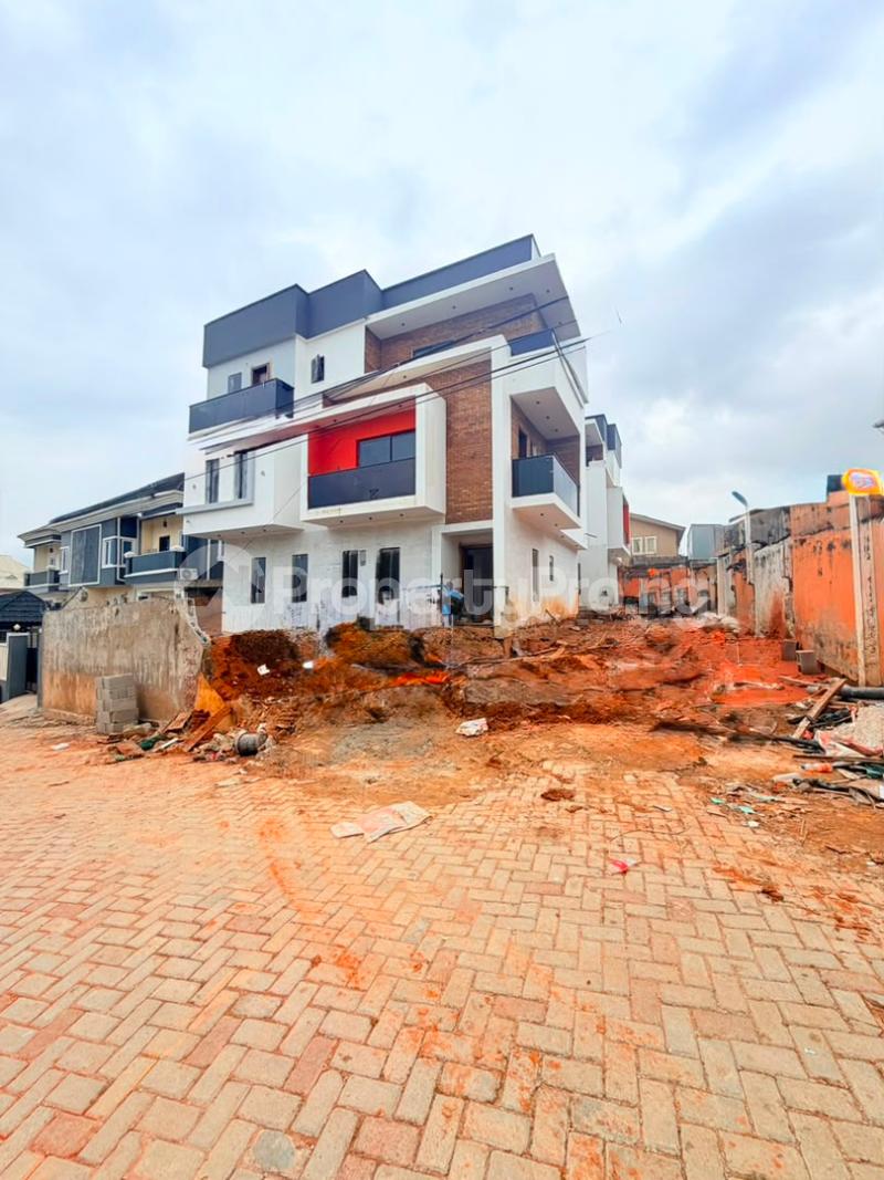 5 bedroom House for sale Gra Phase 1 Magodo Kosofe/Ikosi Lagos