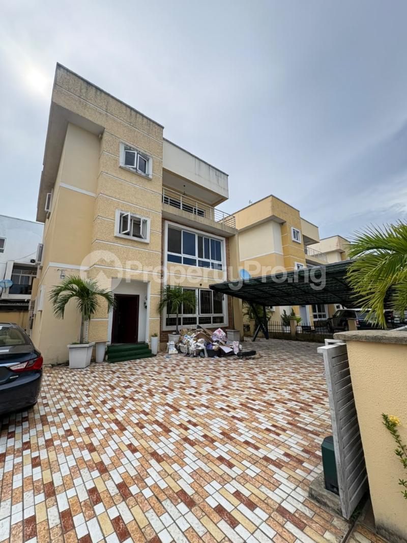 6 bedroom House for rent Western Space Lekki Lagos