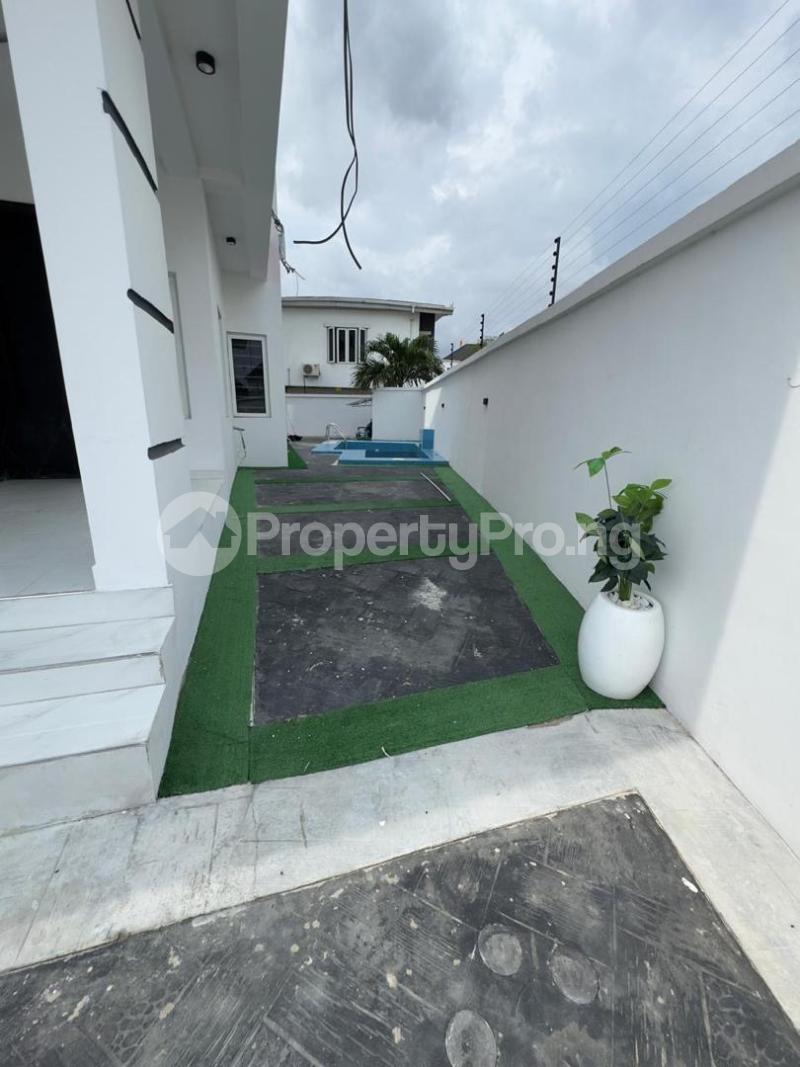 6 bedroom House for sale Chevron Lekki Lagos