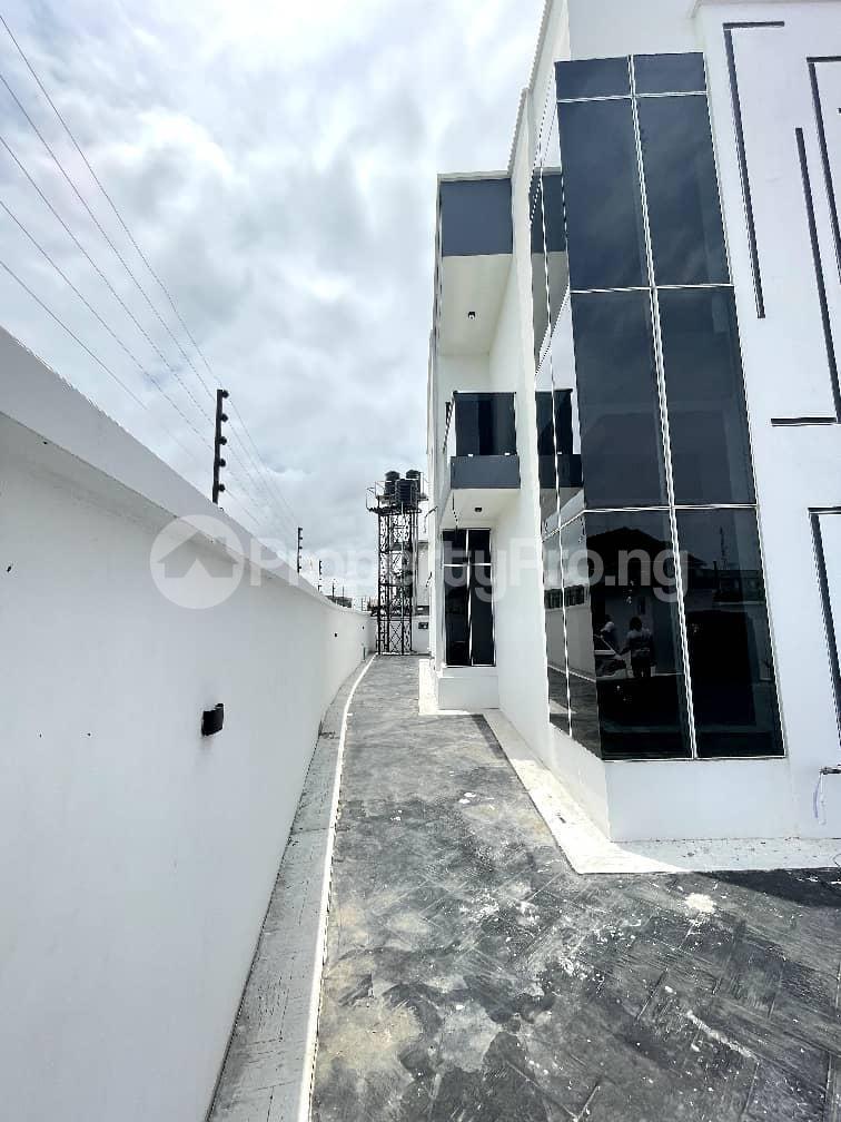 6 bedroom House for sale Chevron Lekki Lagos