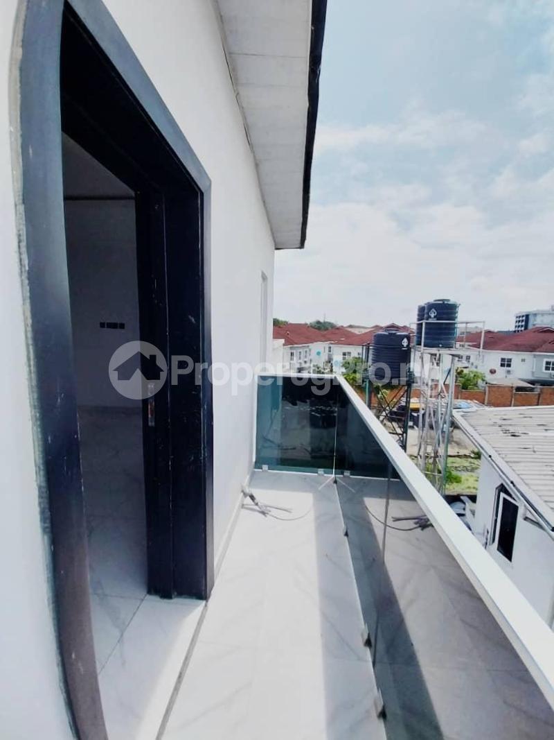 6 bedroom House for sale Chevron Lekki Lagos
