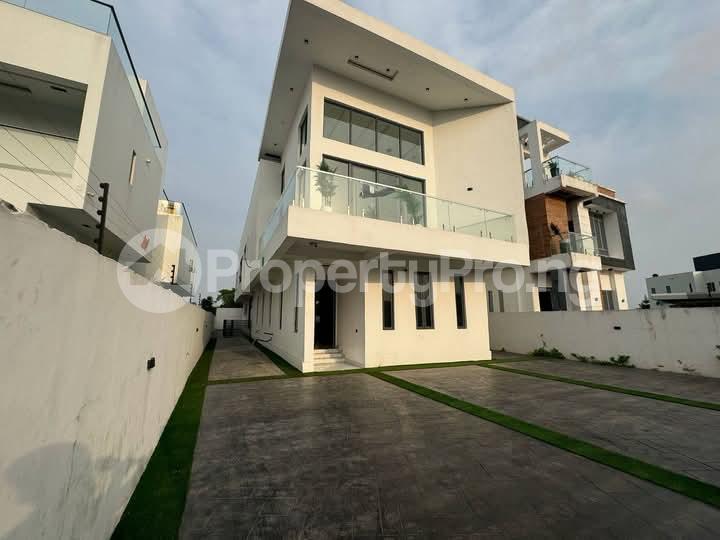 5 bedroom House for sale Pinnock Beach Estate Osapa london Lekki Lagos