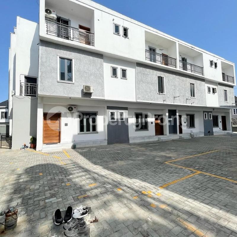 4 bedroom House for sale Ologolo Lekki Lagos