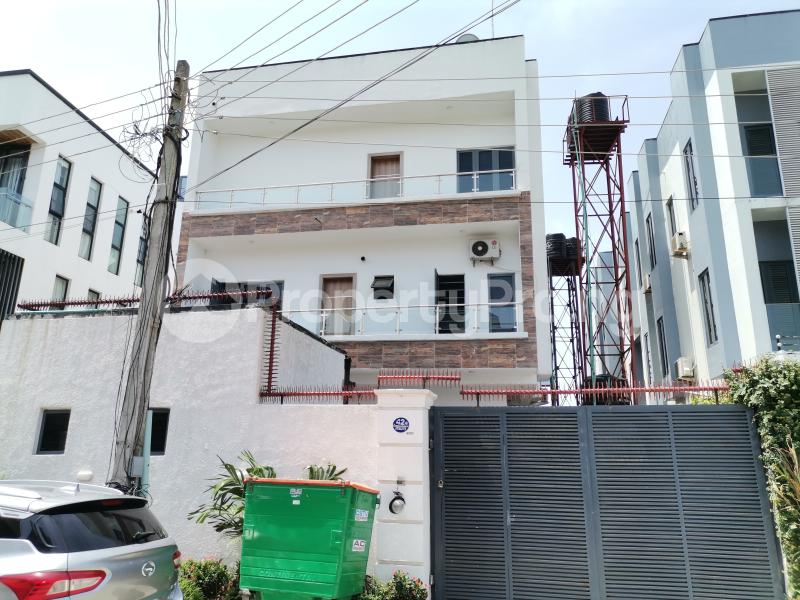 4 bedroom House for sale Gated Estate Ilasan Lekki Lagos