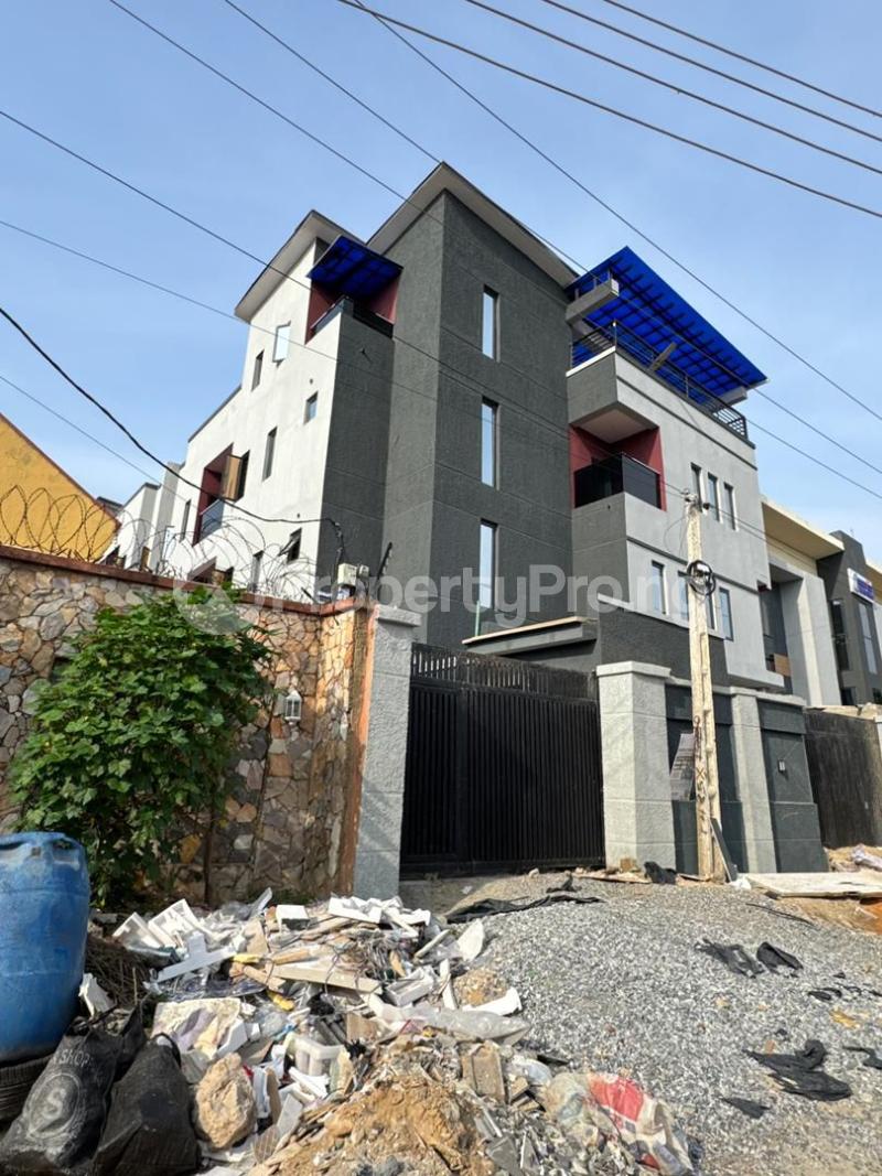 4 bedroom House for sale Surulere Lagos