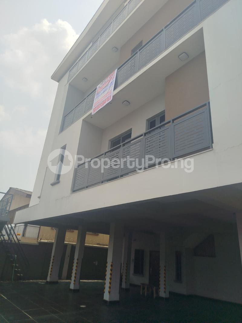 4 bedroom House for sale Obanikoro Shomolu Lagos