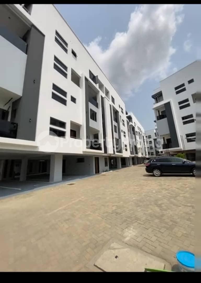 4 bedroom House for sale Alaka/Iponri Surulere Lagos