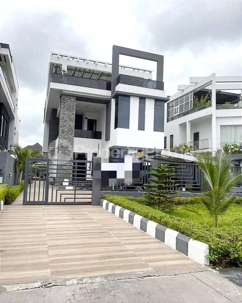 5 bedroom House for sale Pinnock Beach Estate Osapa london Lekki Lagos