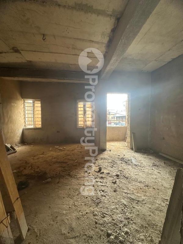 1 bedroom Flat / Apartment for sale Olonode Bornoway Alagomeji Yaba Lagos