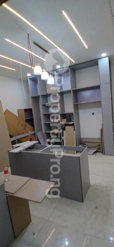 6 bedroom House for sale Eric moore Surulere Lagos