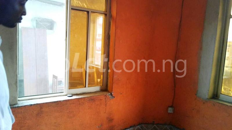 1 bedroom Flat / Apartment for rent   Fola Agoro Yaba Lagos