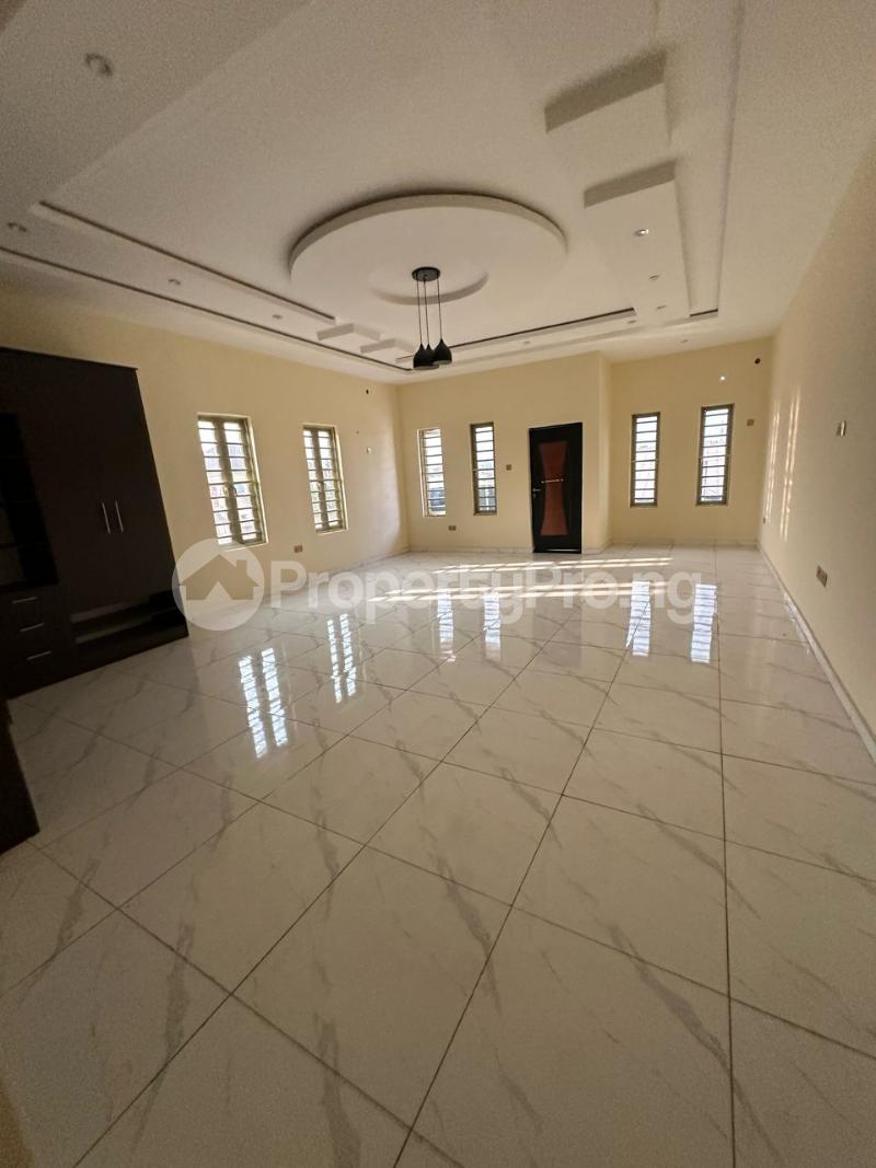 5 bedroom House for sale Mende Maryland Lagos
