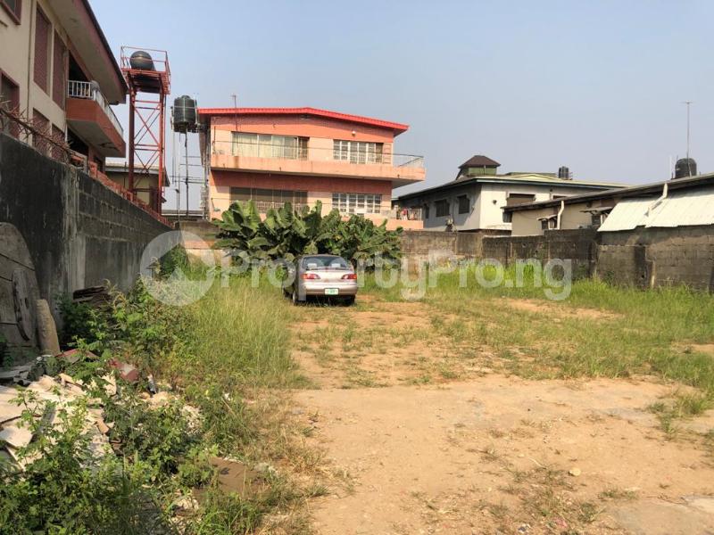 Land for sale Along Onike Iwaya Road, Yaba. Yaba Lagos