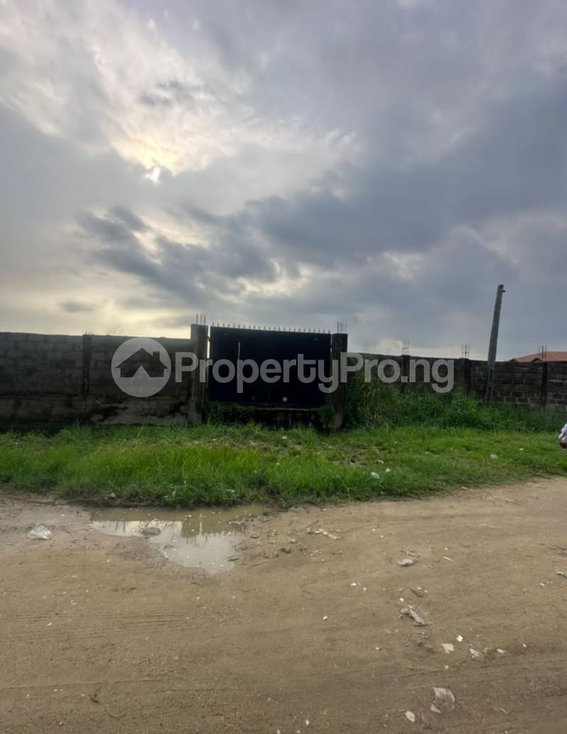 Land for sale Oworonshoki Foreshore Gra, Shomolu Lagos