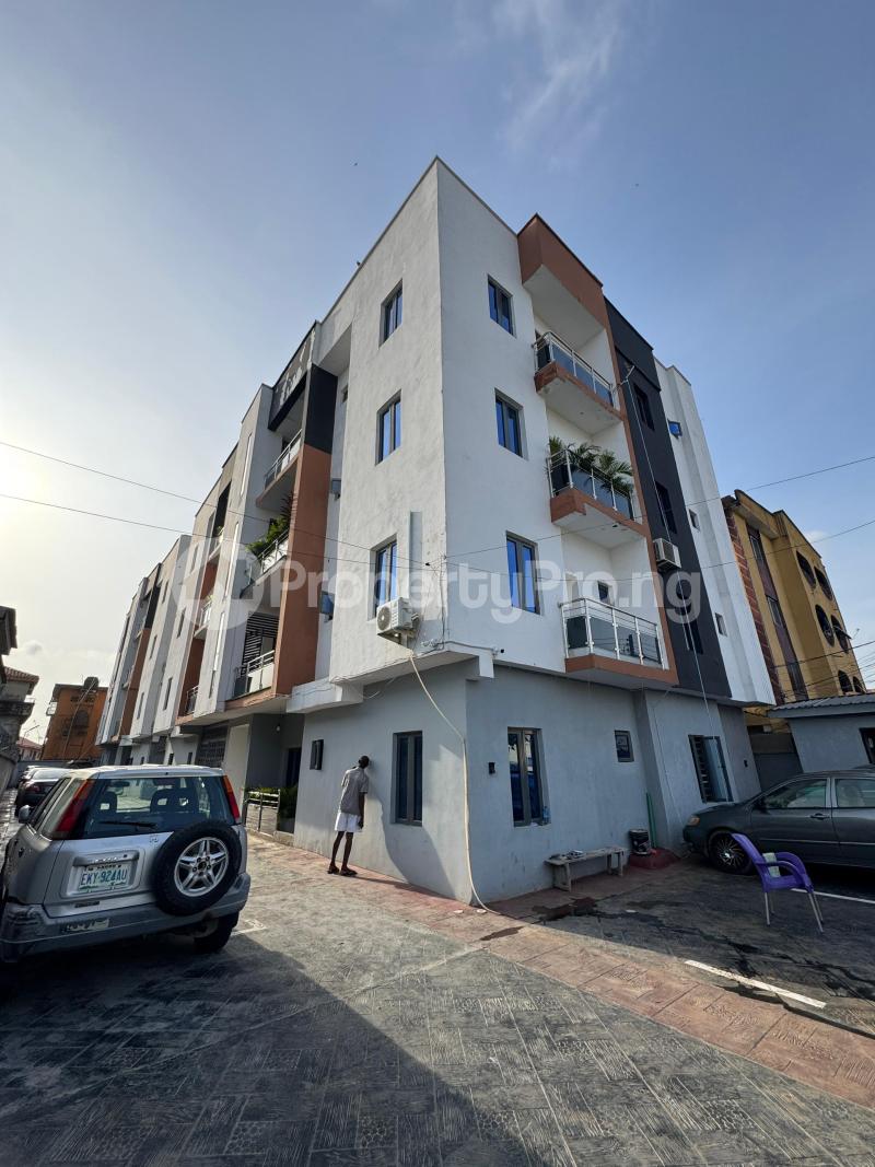 3 bedroom Flat / Apartment for sale Surulere Lagos