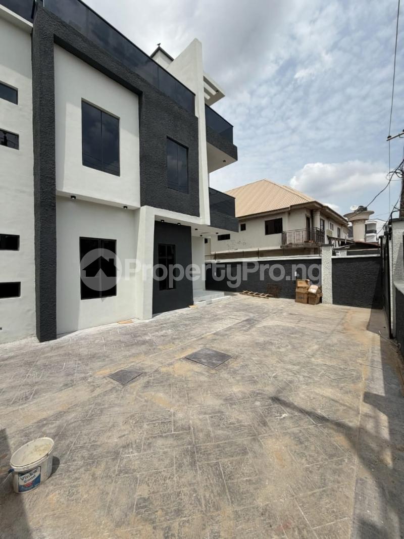5 bedroom House for sale Omole phase 2 Ojodu Lagos