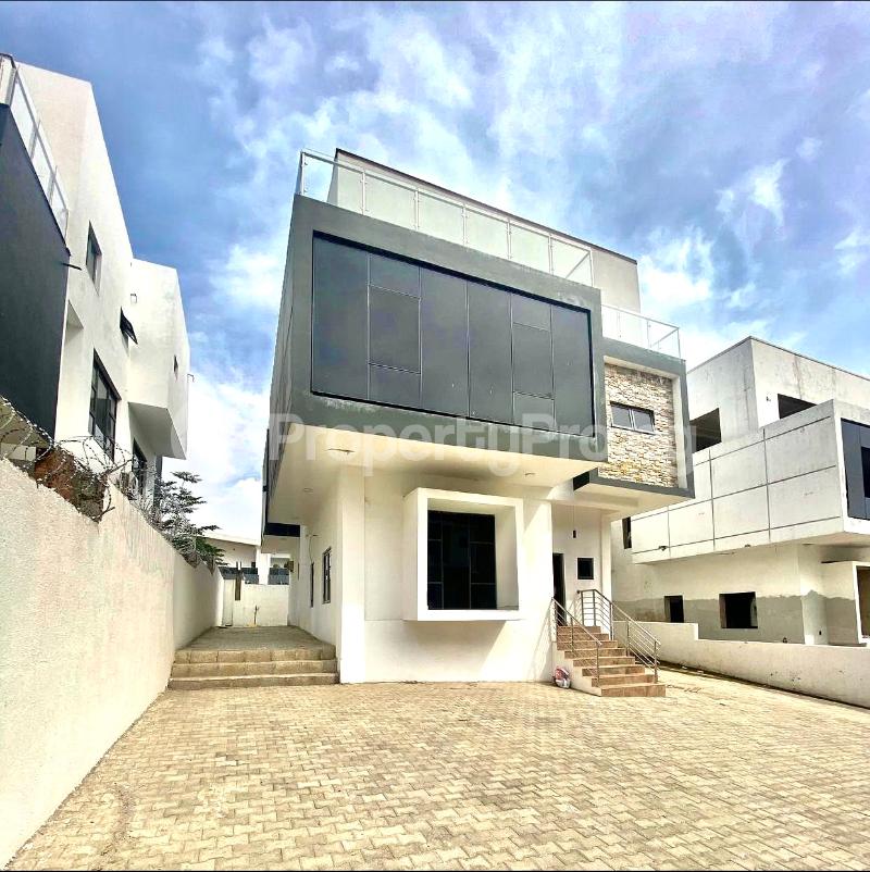 5 bedroom House for sale Near Coza Church Guzape Abuja