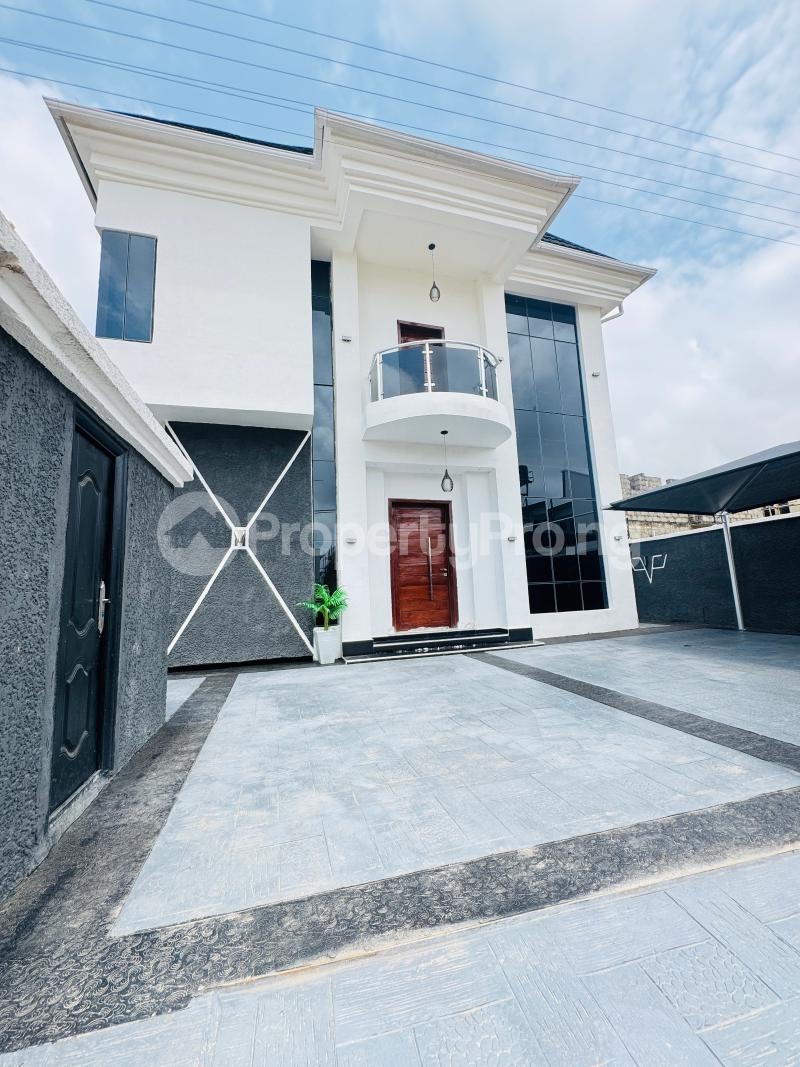 5 bedroom House for sale Behind Blenco Sangotedo Ajah Lagos