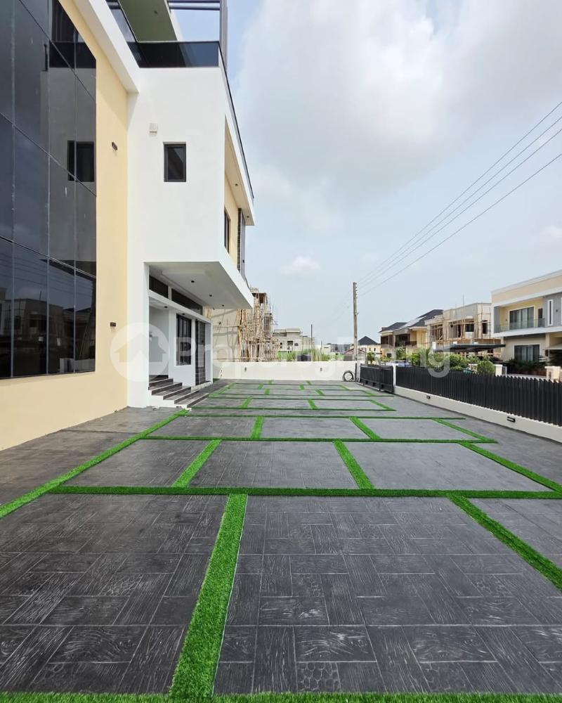 5 bedroom House for sale chevron Lekki Lagos