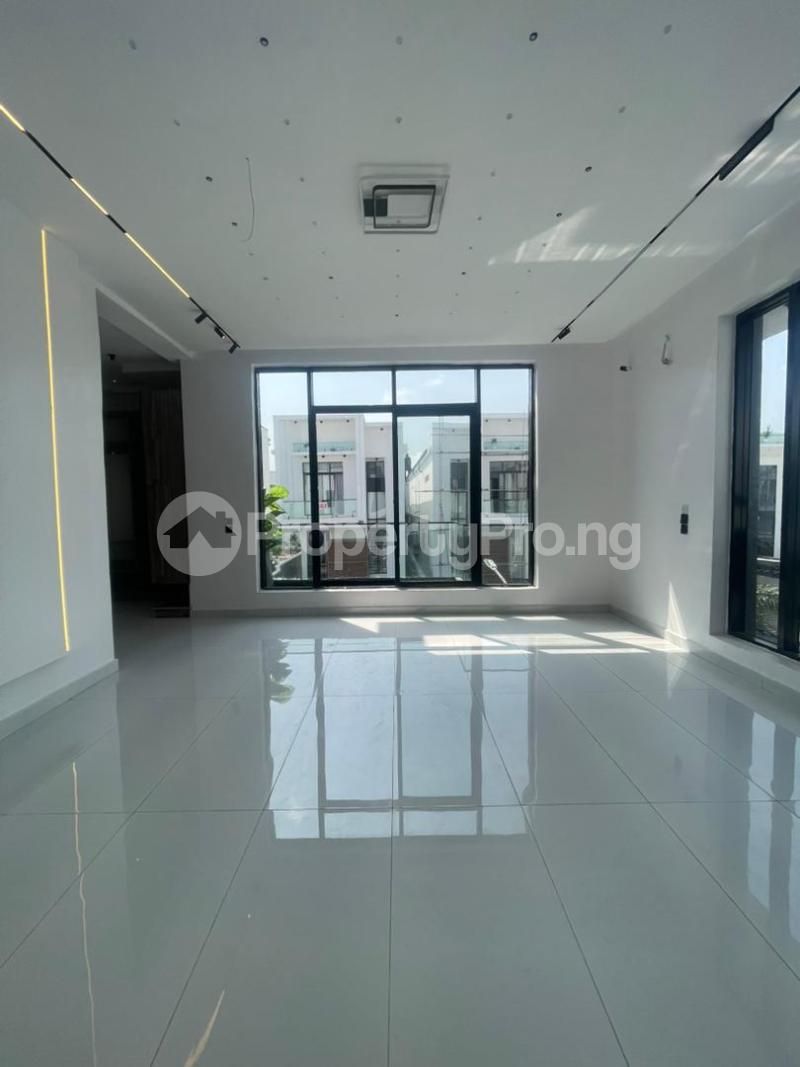 5 bedroom House for sale Chevron Lekki Lagos