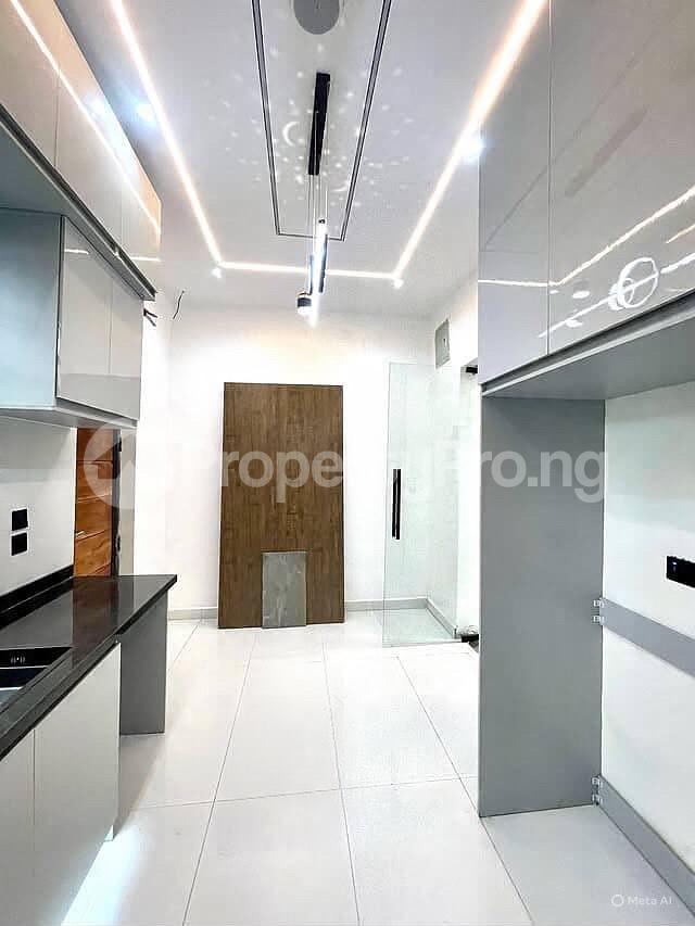 5 bedroom House for sale Osapa london Lekki Lagos