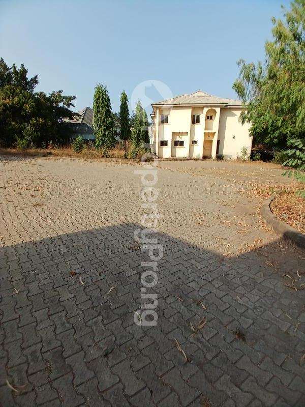 10 bedroom House for sale Diplomatic Zone Asokoro Abuja