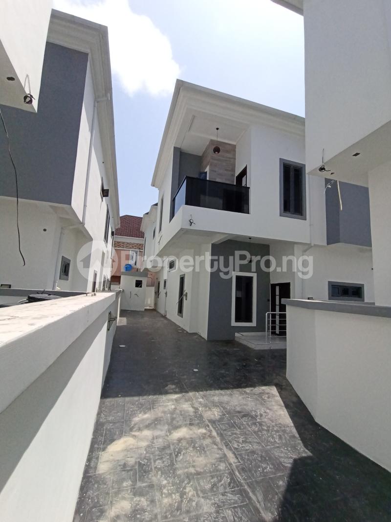 5 bedroom House for sale Security Tight Estate chevron Lekki Lagos