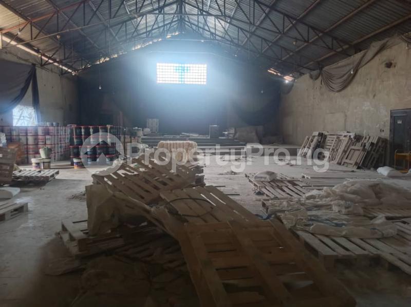 2 bedroom Commercial Property for rent Aleshiloye, Dugbe Road Anfani Ibadan Oyo