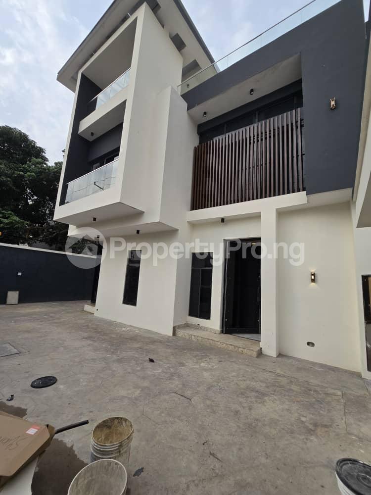 5 bedroom House for sale Omole phase 2 Ojodu Lagos