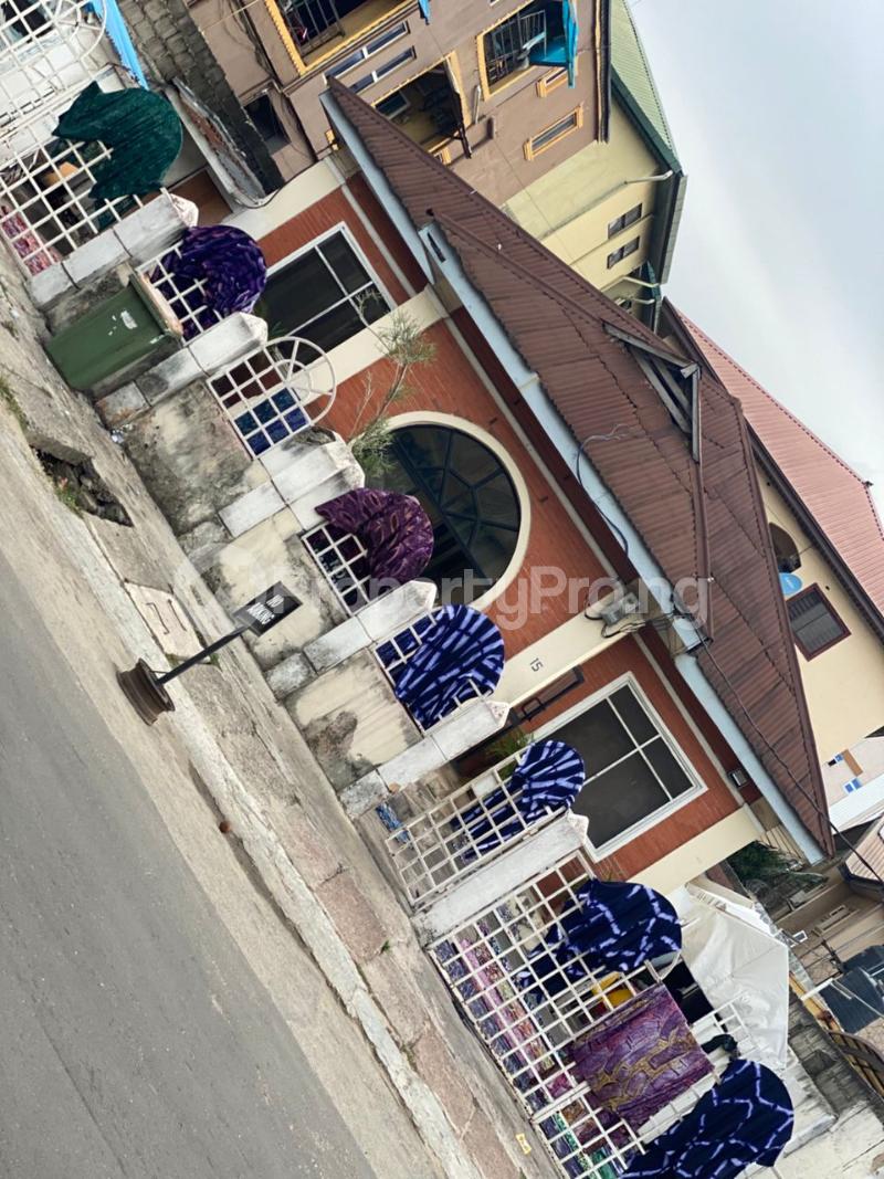 4 bedroom House for sale Queen St Alagomeji Yaba Lagos