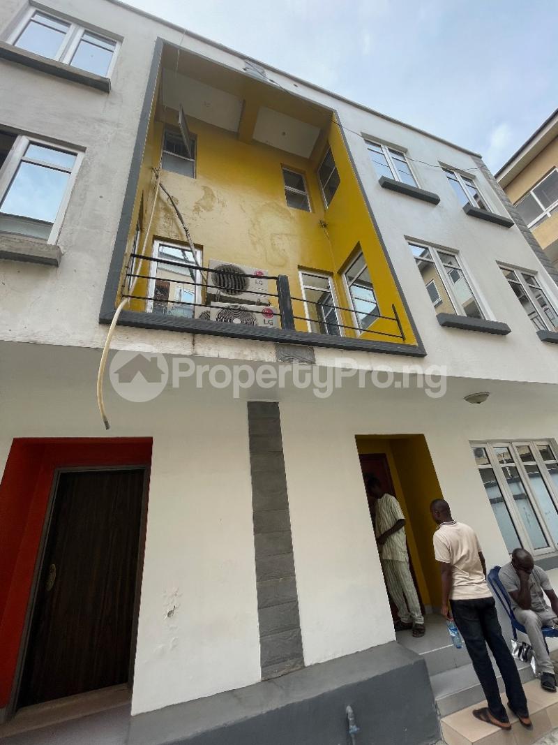 4 bedroom House for sale Alagomeji Yaba Lagos - 0