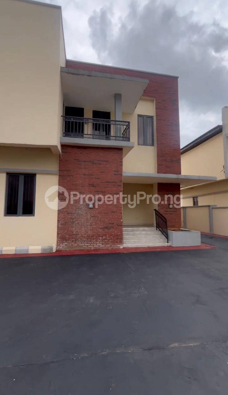 3 bedroom House for sale Moore Plantation Gra, Queen School Road, Oluyole, Apata Ibadan Oyo