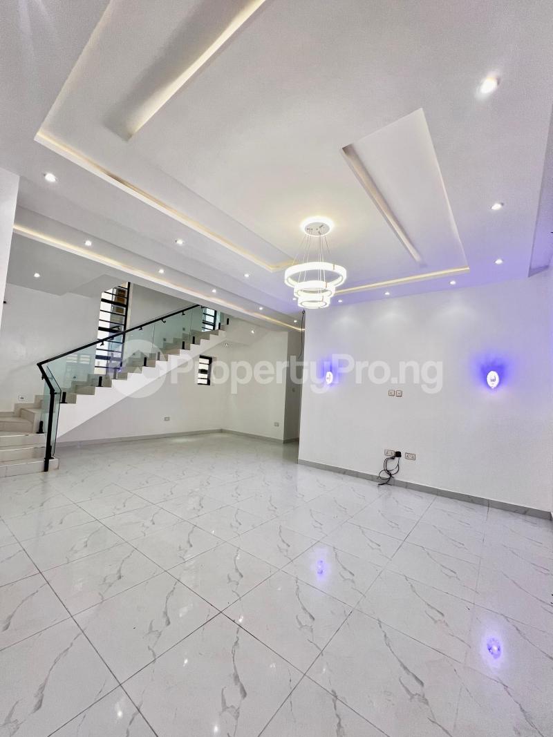 5 bedroom House for sale Heritage Estate Off Akala Express, Oluyole Oyo