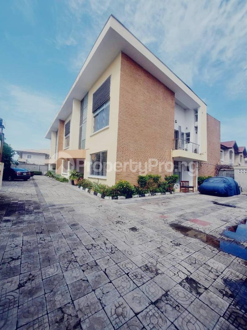 4 bedroom House for sale Lekki Lagos