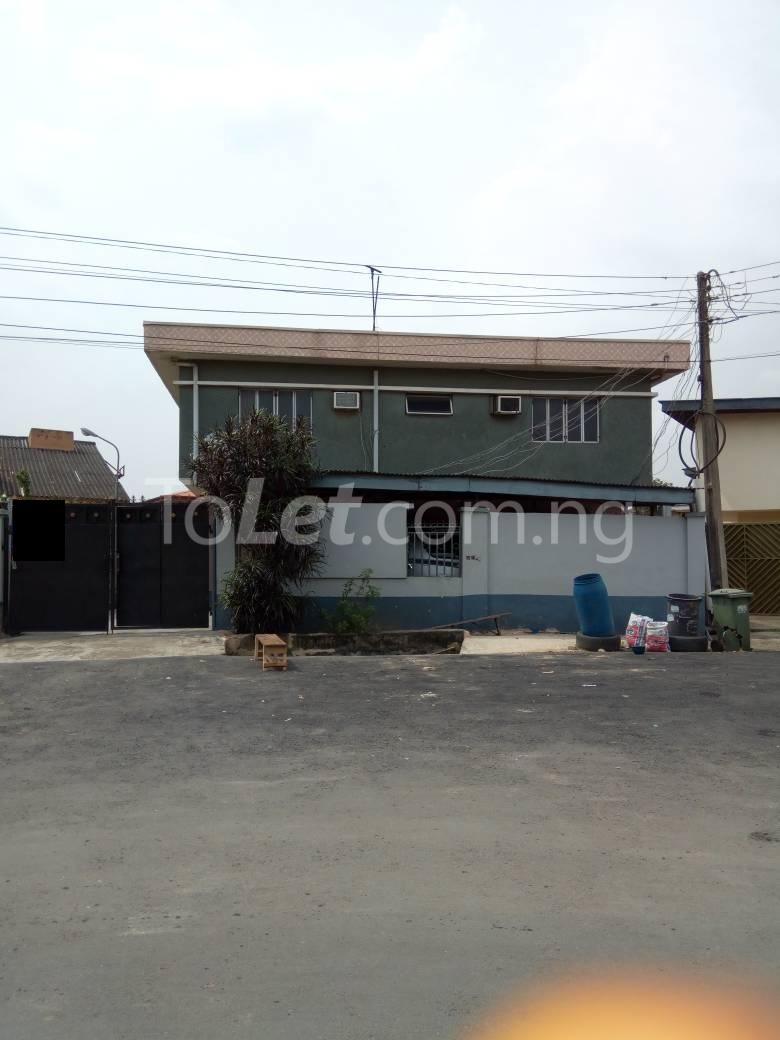 4 bedroom Flat / Apartment for rent 7 Alake Onile Ere Crescent Ifako-gbagada Gbagada Lagos