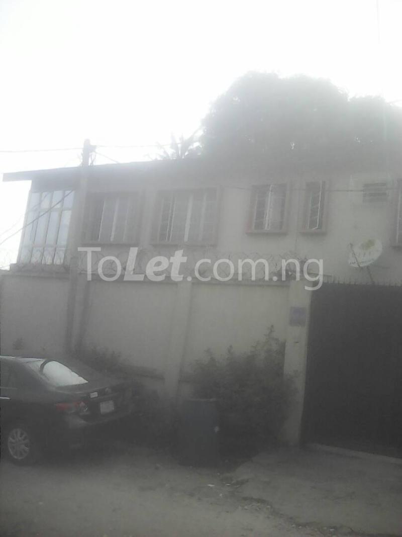 4 bedroom Flat / Apartment for rent 3 Folusho Street Onike Yaba Lagos