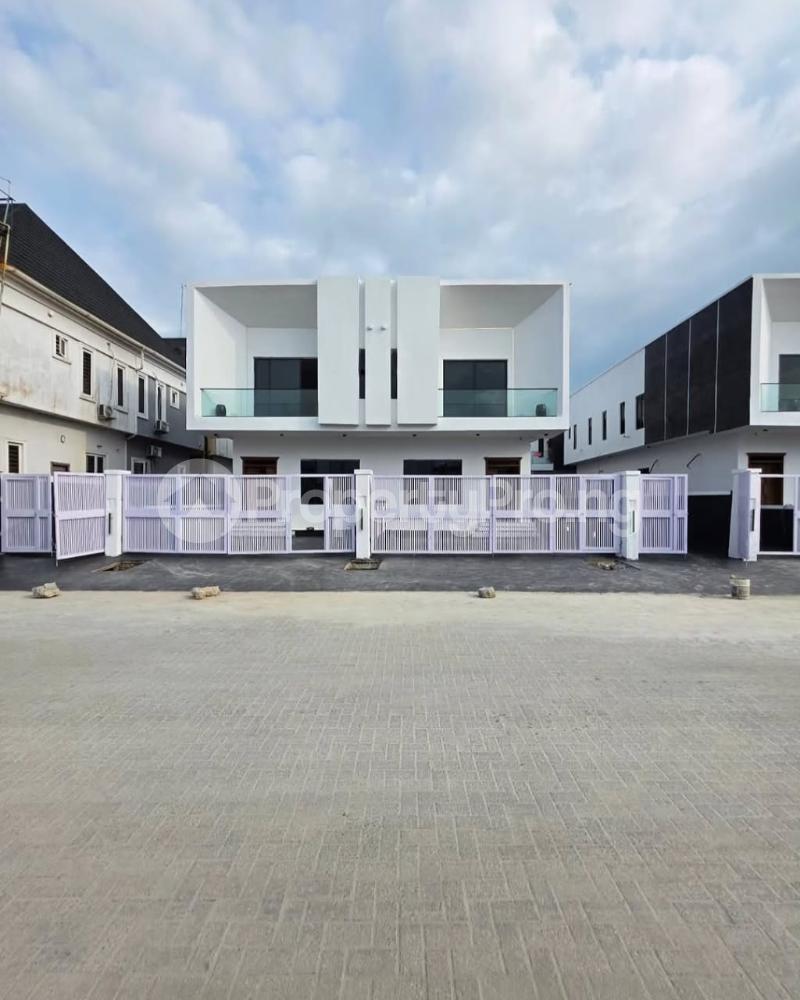 4 bedroom House for sale 2nd Toll Gate orchid Lekki Lagos