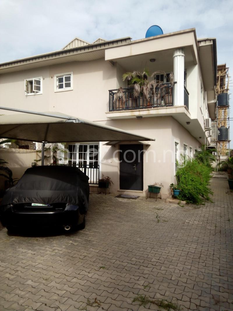 House for sale Wemabod Estate, Adeojo Street Lagos