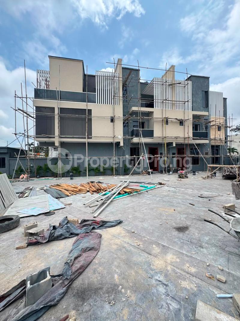 4 bedroom House for sale Surulere Lagos
