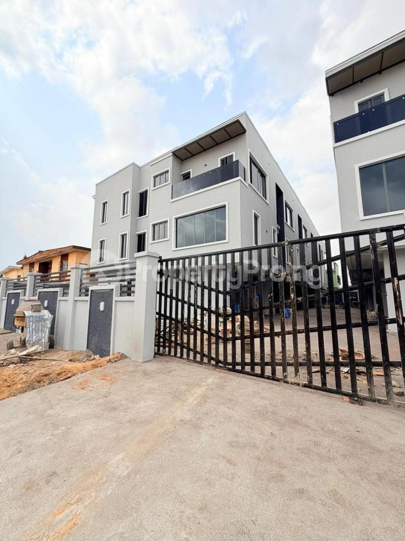 4 bedroom House for sale Ogba Lagos