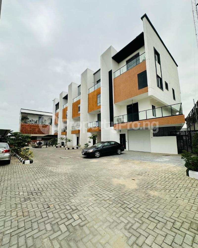 4 bedroom House for sale Maryland Lagos